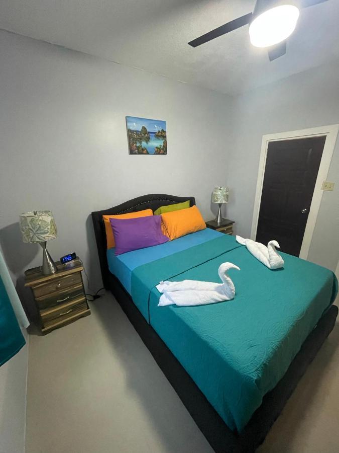 Jamrock Suites Кингстон Экстерьер фото