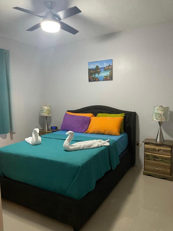 Jamrock Suites Кингстон Экстерьер фото